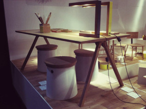 Belle table en bois de chene Universo Positivo