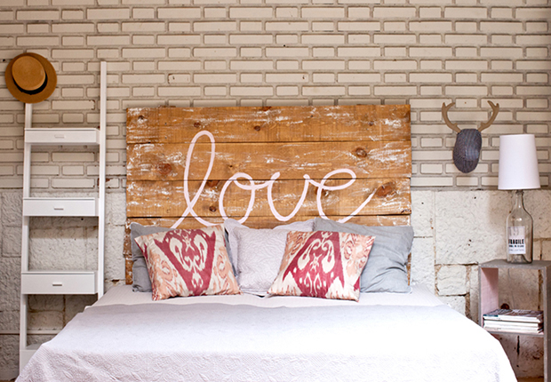 Tête de lit en bois brut Natural Love